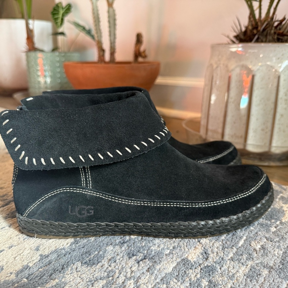 UGG Women’s Varney Ankle Boot
